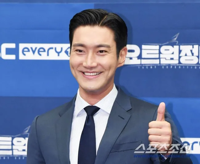 최시원, 경복궁 흡연 외국인 직접 제지 "자랑스러운 슈퍼주니어"[SC이슈]