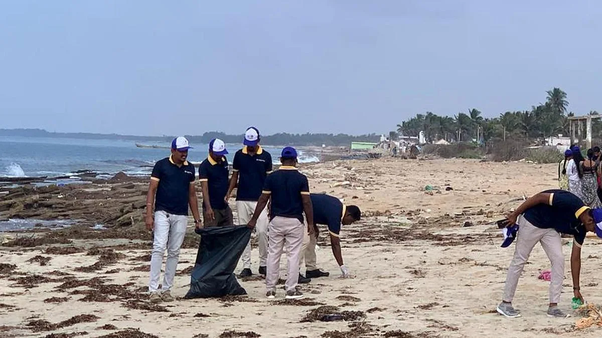 MKU organises beach clean-up drive at Pudumadam