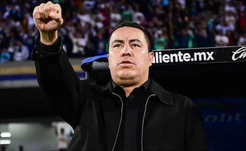 Efraín Juárez no cierra la puerta a volver a Pumas; deja en claro que "uno siempre regresa a casa"