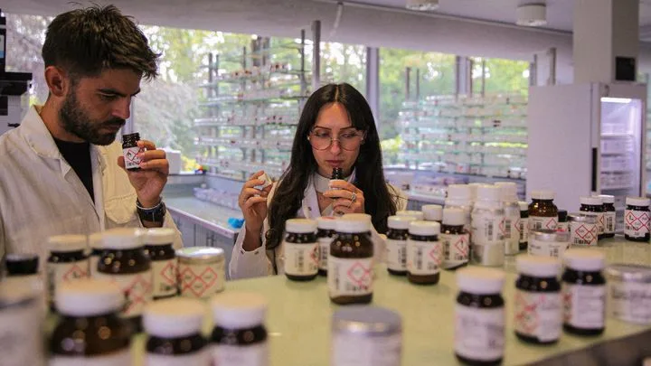 Parfumerie : la fabrique des nez