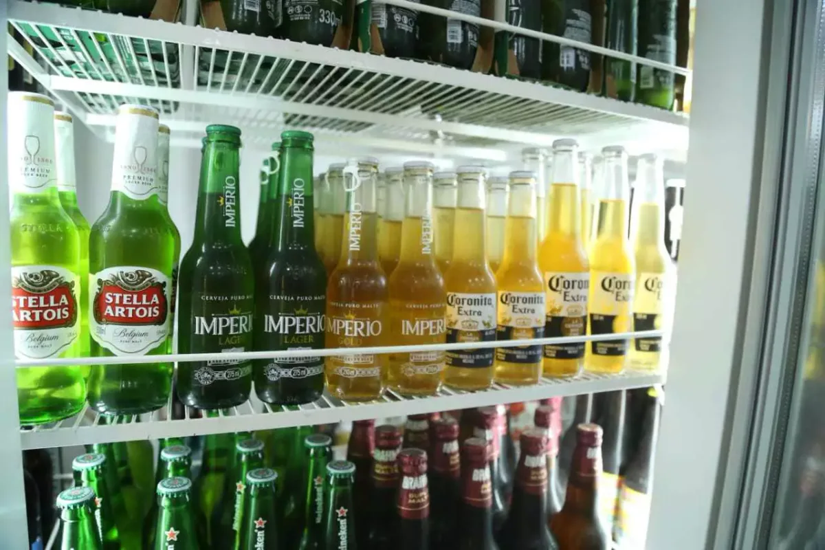 Vendedor de bebidas chamado de "gordo e seboso" por chefe vai receber R$ 10 mil