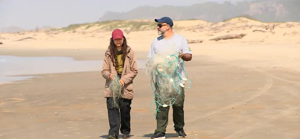 Como 'pesca fantasma' impacta fauna marinha? Pesquisa recolhe redes abandonadas em praias de SC para entender