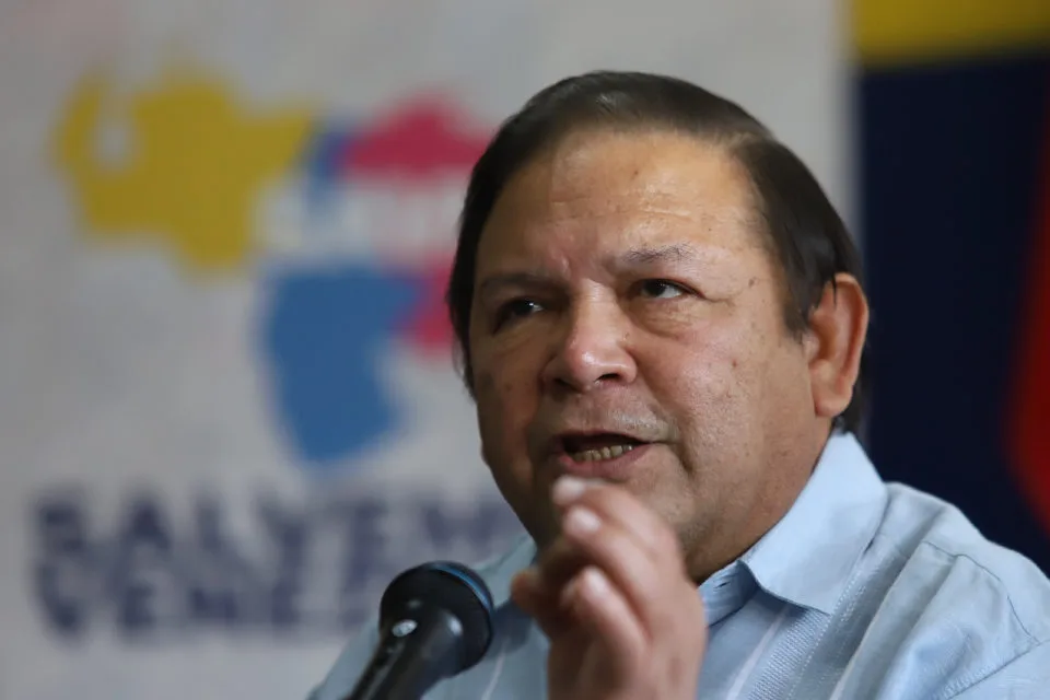 Andrés Velásquez advirtió que "los venezolanos jamás aceptaremos una normalización de la dictadura interina”