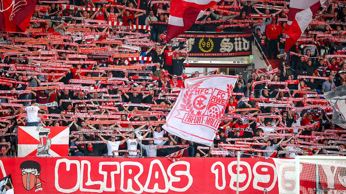 Ost-Kracher zwischen Erstem und Drittem - Regionalliga-Stadion platzt aus allen Nähten