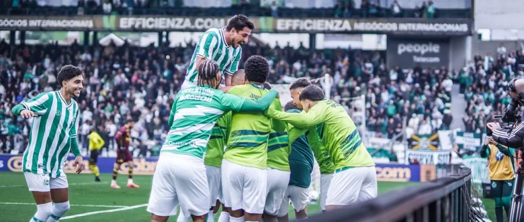Visitantes levam a melhor e movimentam a tabela na Série B