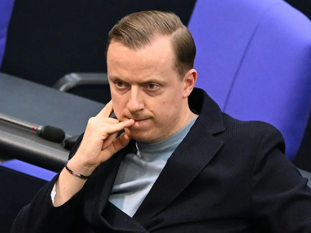 Newsblog zur Bundespolitik: Bundestag hebt Immunität von SPD-Mann Ahmetovic auf