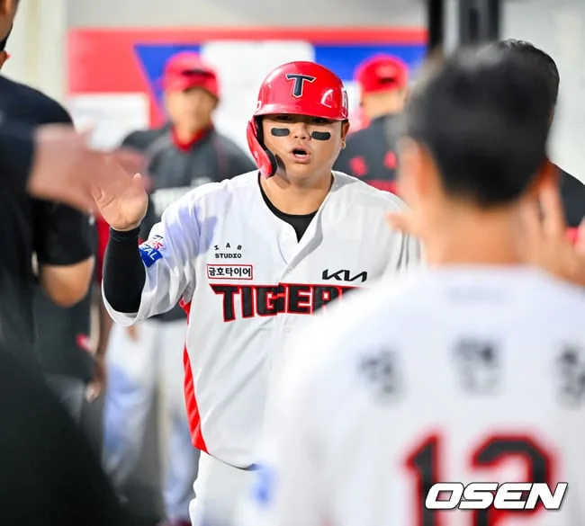 점수 안주면 되죠? 철벽 마운드 영봉→한준수 결승 2루타, 카스트로 적시타...4위 KIA, 키움 2-0 꺾고 한숨 돌렸다 [광주 리뷰]