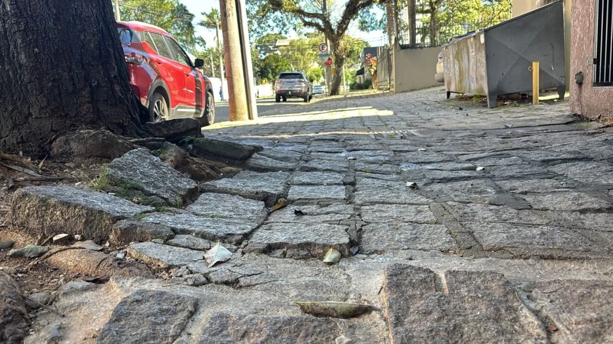 Curitiba pode mudar regra do dinheiro das calçadas