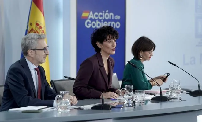 El Gobierno se resigna a batallar contra el Supremo la suspensión del voto de los nacionalizados con la ley de nietos
