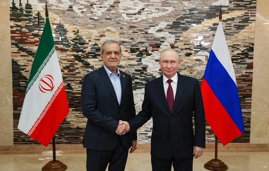 Presidentes da Rússia e Irã reúnem-se no Turcomenistão
