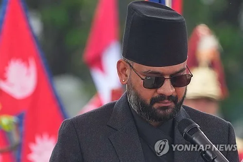 래퍼 출신 최연소 총리, '네팔 홍수'에 단결 호소…대응력 시험대