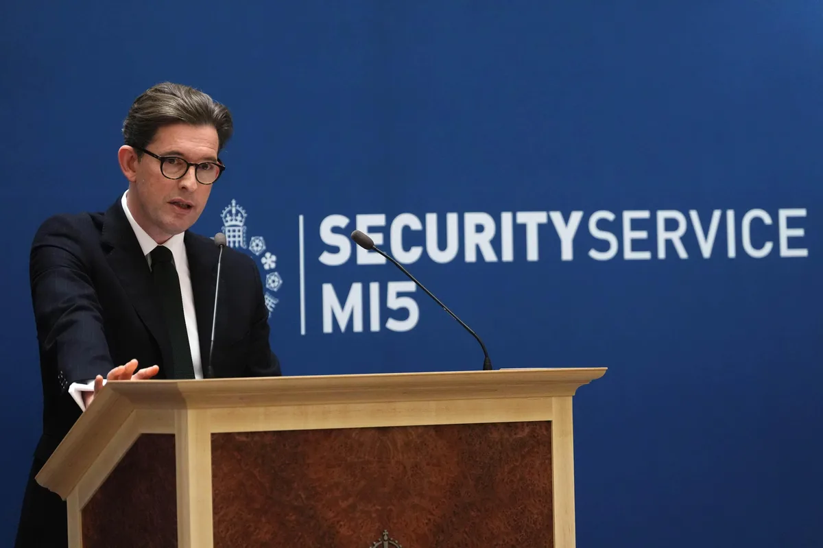 Jefe del MI5 dice que Irán intenta atacar instalaciones militares en Reino Unido