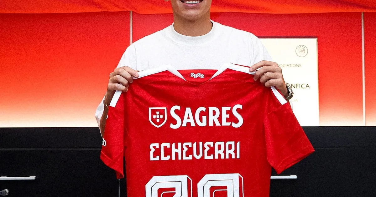 Claudio Echeverri fue presentado en Benfica: llega a préstamo del Manchester City con opción de compra