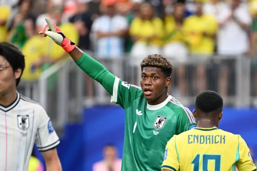 Mercato : Zion Suzuki ne signera finalement pas au PSG, le gardien de Parme désormais pisté par Aston Villa
