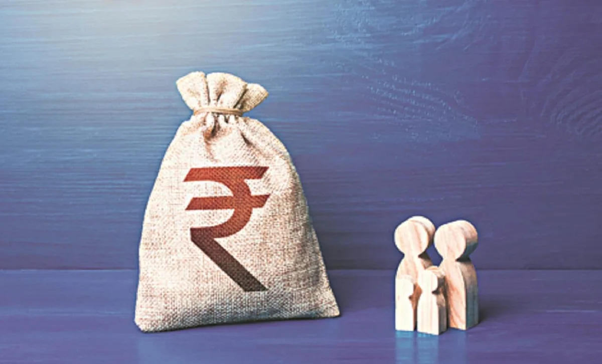 Rupee rises 1 paisa to 95.73 against US dollar during early trade