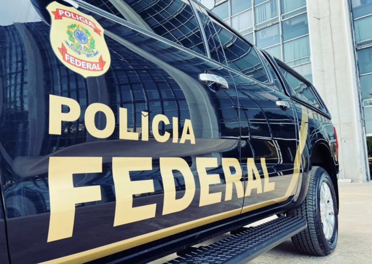 PF pede a Moraes decisão sobre destino das armas de Bolsonaro