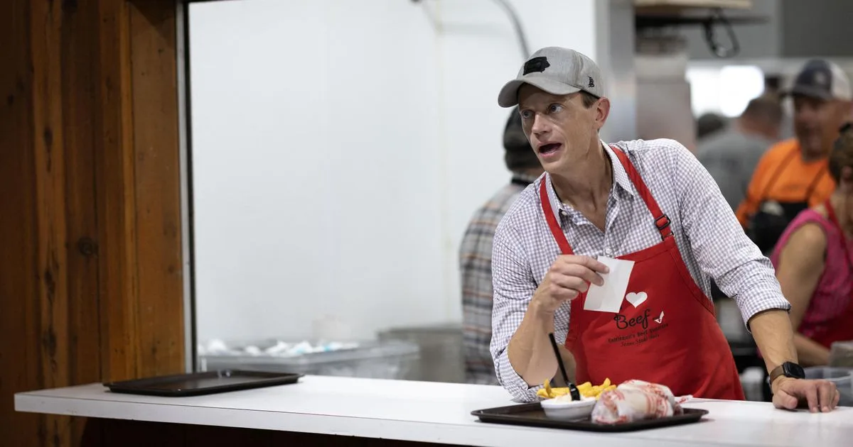 Etats-Unis : Rob Sand, le candidat démocrate « pragmatique » au poste de gouverneur qui pourrait faire basculer l’Iowa