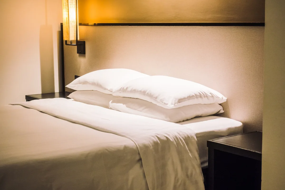 Justiça condena hotel por não reembolsar cliente que cancelou viagem por urgência médica da mãe