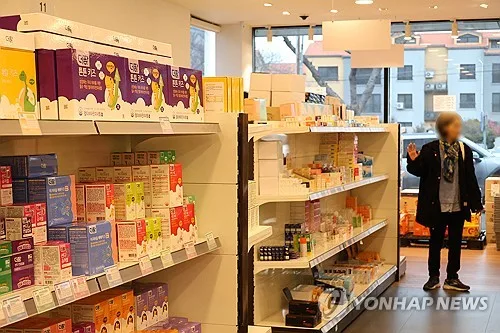 "약국에서 '왁뿌볼'까지…약국과 유통법인 합친 변종 업태 확산"