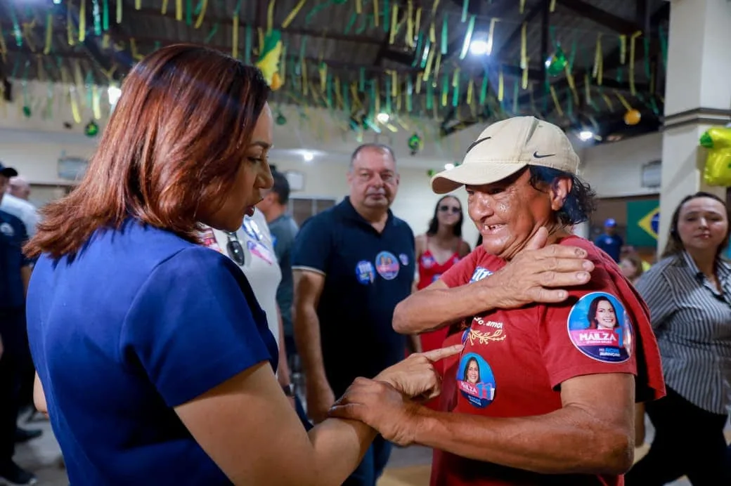 Mailza se reúne com comerciantes no Mercado do 15 e reafirma compromisso com o setor comercial