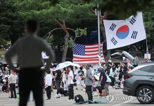 올림픽공원시위 참가자 폭행 50대 남성 영장기각…"도망염려 없어"