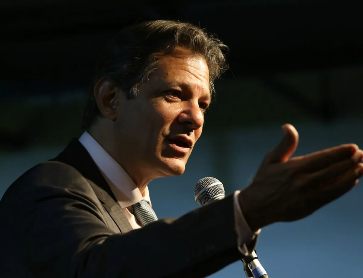 Haddad aponta perigo da extrema direita: Flávio Bolsonaro é “grave risco institucional”