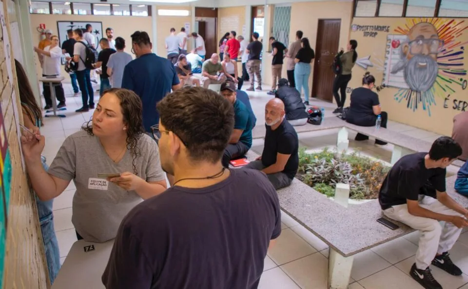 Prefeitura de Curitiba abre concurso com 348 vagas; cargos e datas já foram divulgados