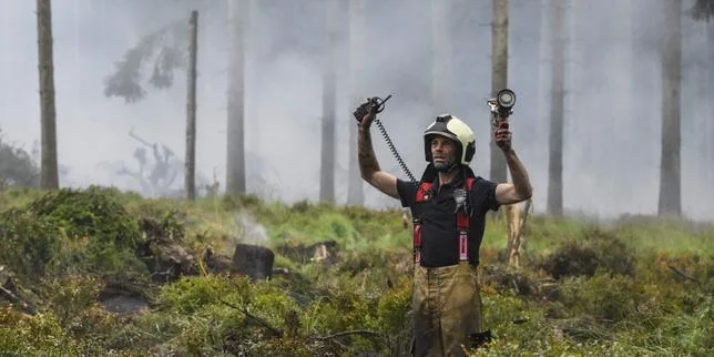 En Belgique, l’incendie est « encerclé » mais la situation « reste compliquée »