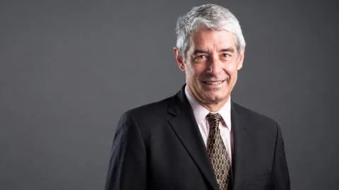 Ángel Gómez de Ágreda: "Tres grandes tecnológicas tienen el control absoluto sobre la realidad y ostentan más poder que los Estados"
