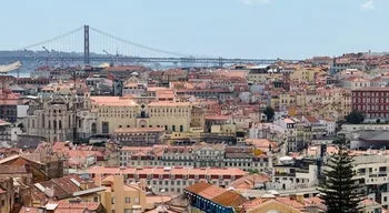 Carneiro pressiona Montenegro e propõe mais quatro medidas para resolver crise na Habitação