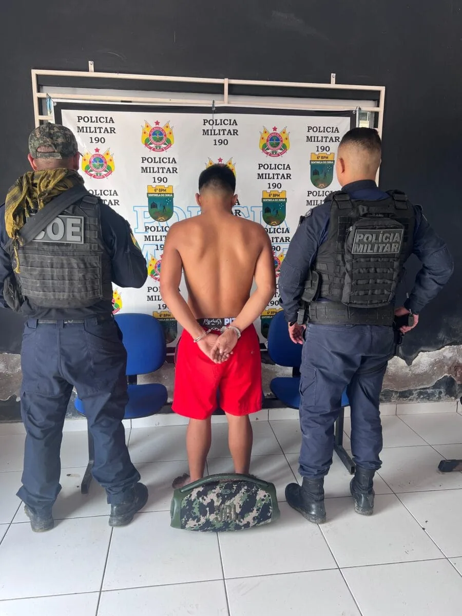 PM recupera objetos furtados e prende suspeito com drogas em Marechal Thaumaturgo
