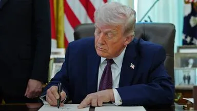Supreme Court erlaubt Trumps Briefwahl-Pläne - vorerst