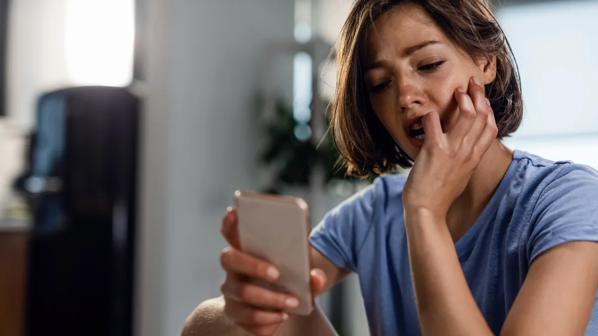 “Se sintió como si me hubieran golpeado en el estómago”: por qué el ghosting activa en el cerebro las mismas zonas que el dolor físico