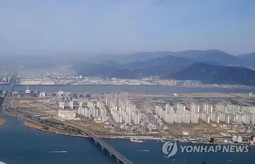 부산시 '명지신도시 수로 공업용수 공급 조례' 효력 정지