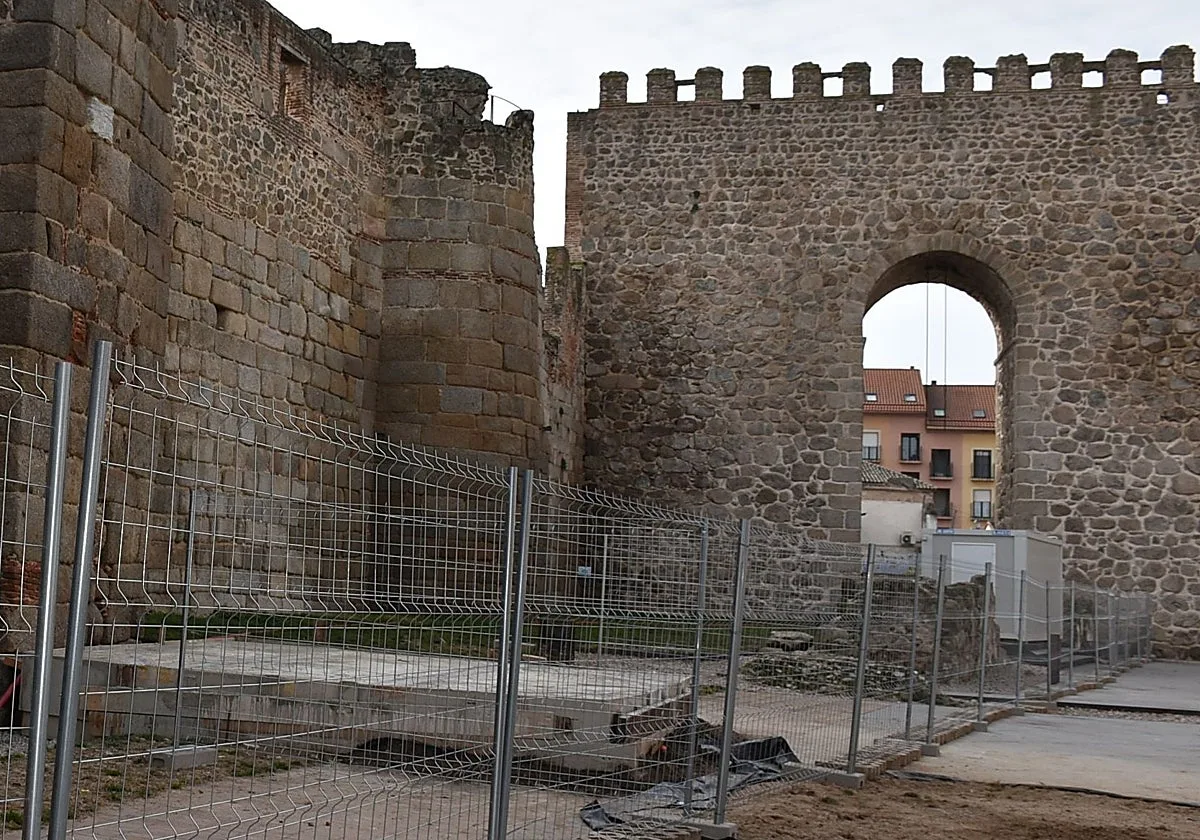 Talavera cierra los accesos a las murallas de El Salvador y El Charcón por su rehabilitación