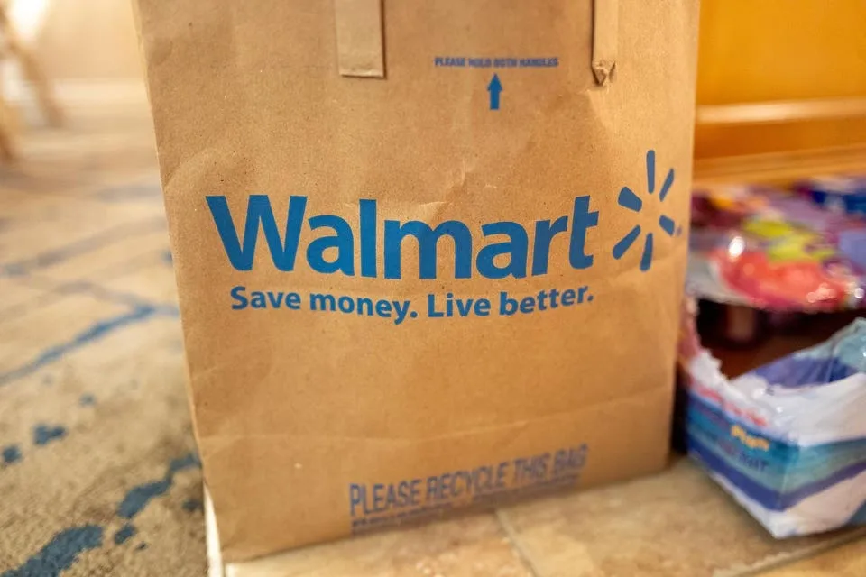 Walmart Shares Sink 8% After Slowest U.S. Sales Growth Since 2020