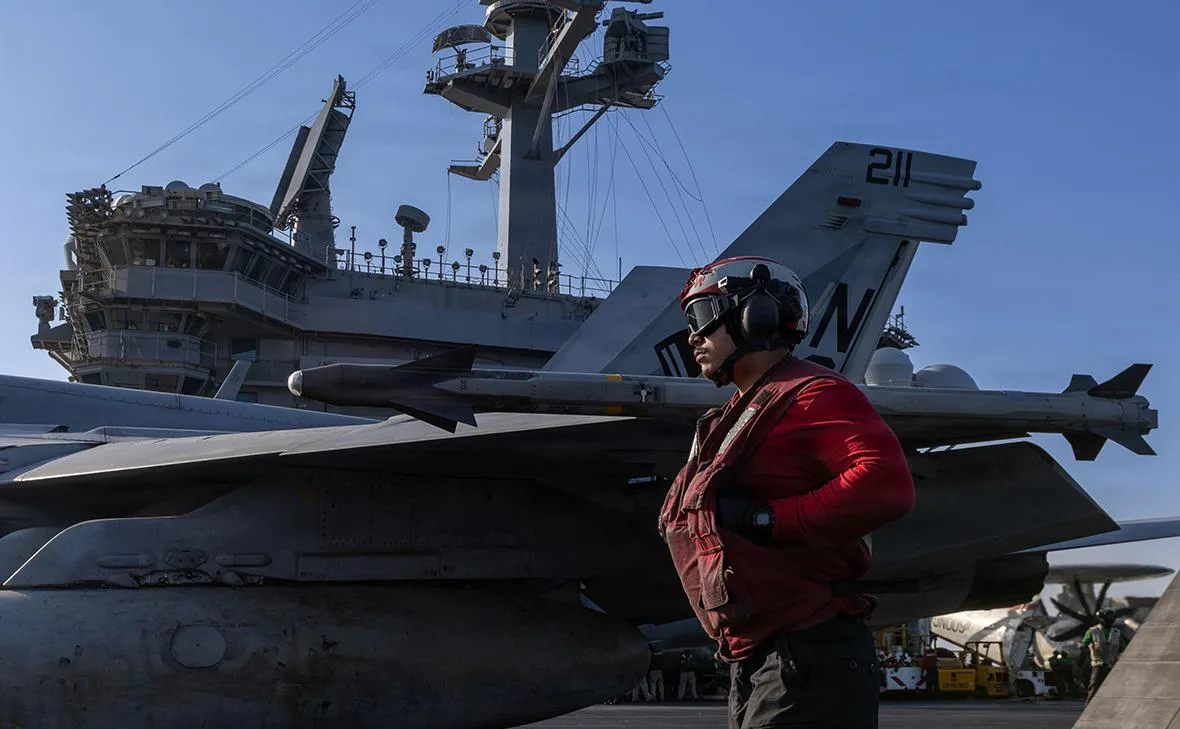 Глава CENTCOM признал усталость военных на авианосце USS Abraham Lincoln