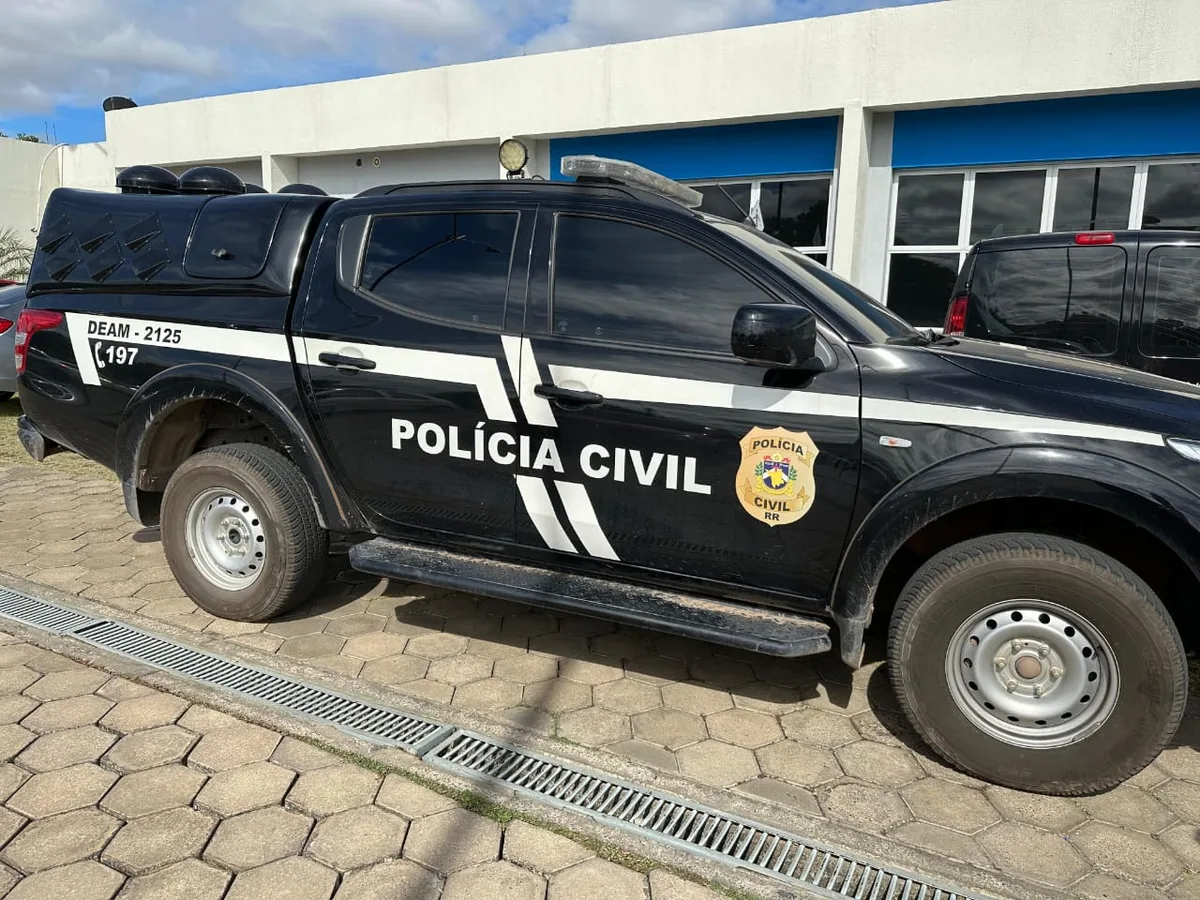 Polícia Civil faz buscas após grupo abandonar veículos e entrar em mata na Comunidade Napoleão