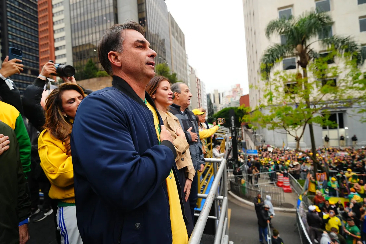 Flávio promete prender ou “neutralizar” criminosos se eleito