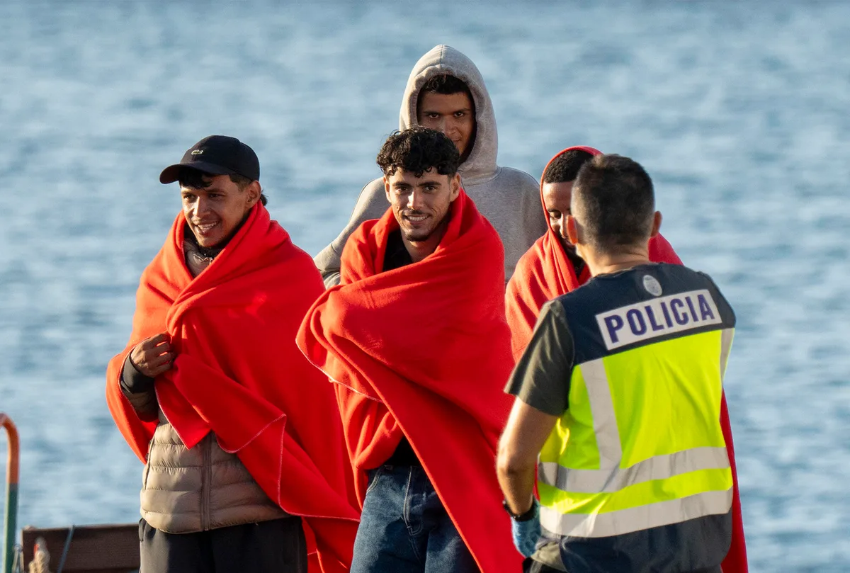Policía española confirma que mafias trafican con migrantes de la entrada masiva a Ceuta