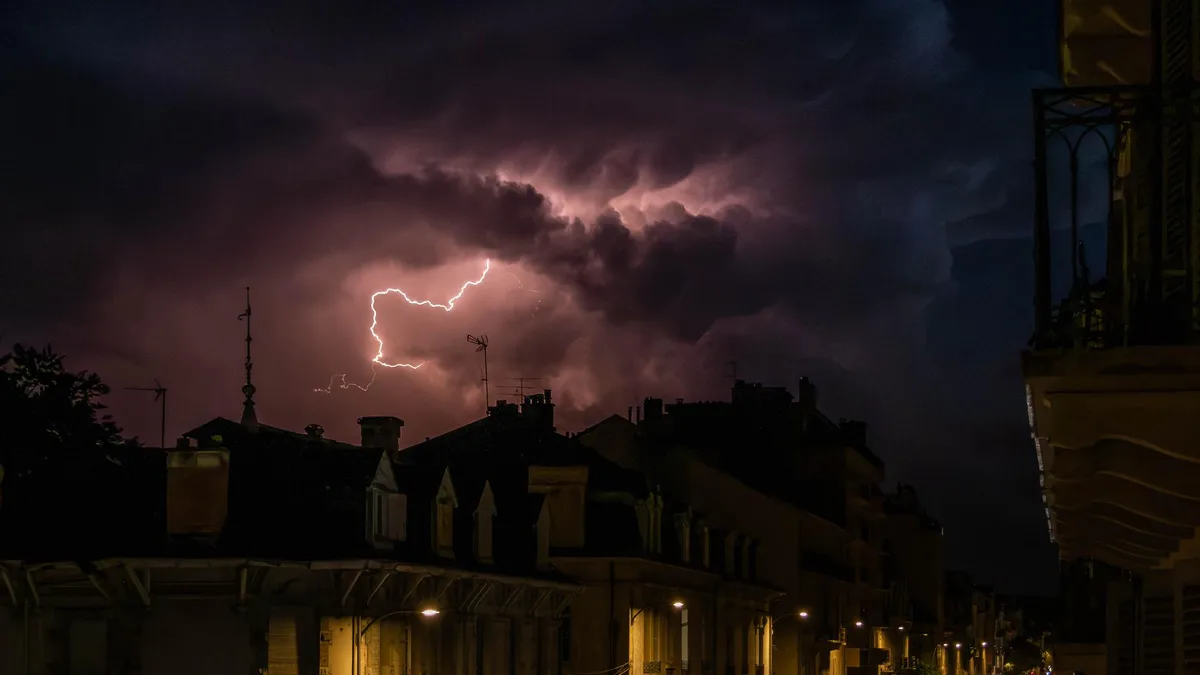 Du Nord au Cantal, 23 départements placés en vigilance orange aux orages à partir de cet après-midi