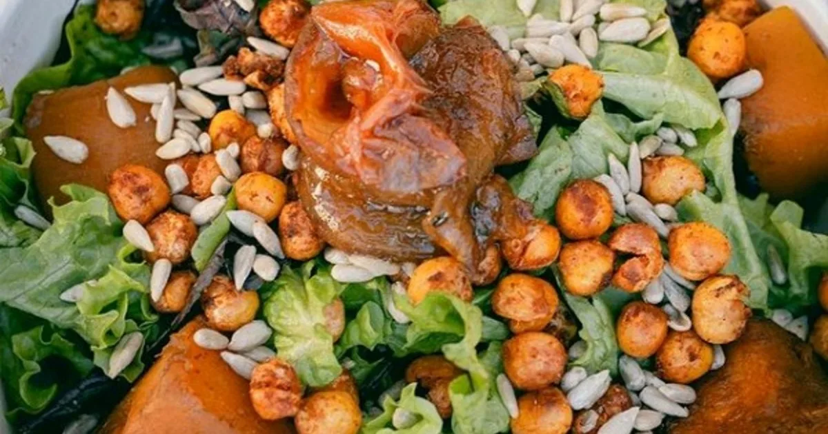 Los chefs: “El secreto de una gran ensalada de garbanzos está en un superalimento con numerosas propiedades”