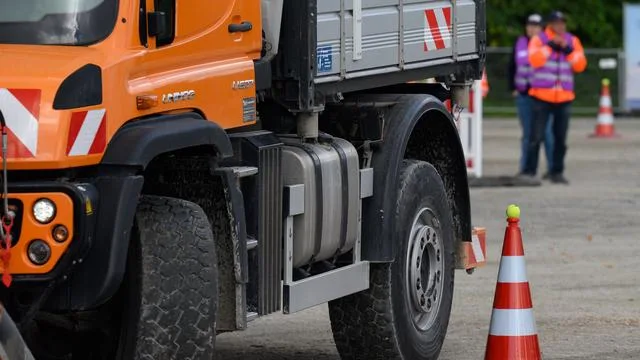 Straßenmeistereien: Wettstreit: Welches Team am besten Schneepflug fahren kann