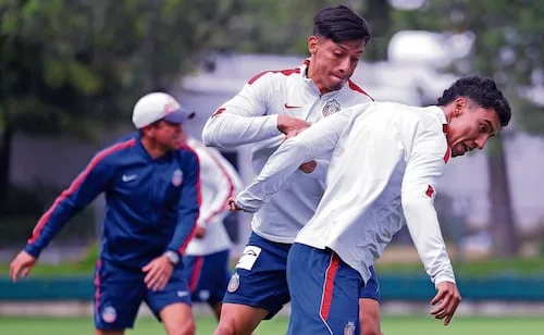 Chivas, a superar a Tigres para mantenerse en la pelea