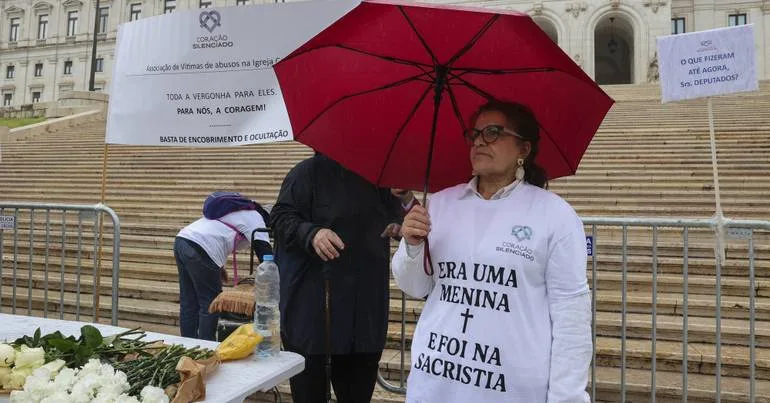 Vítimas pedem a PR que force Igreja a reabrir compensações