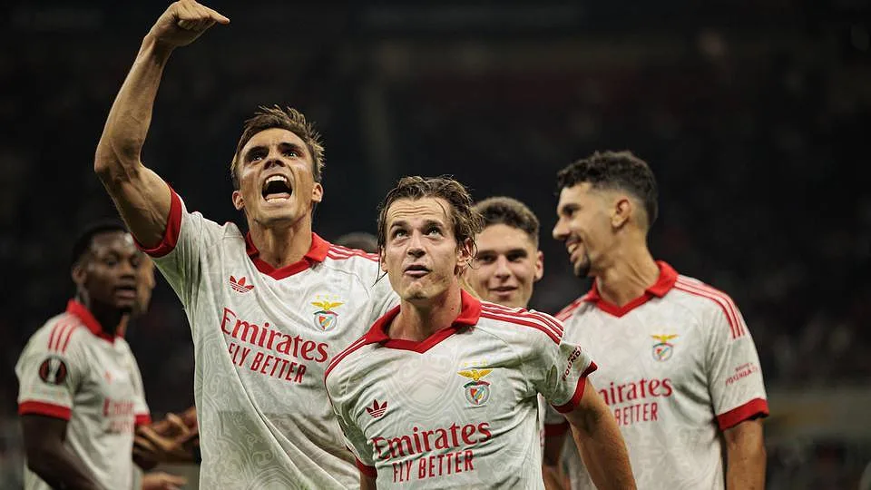 Benfica brilha em Milão: uma noite para a história