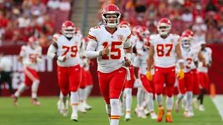 Mahomes comanda el ataque de los Chiefs ante Broncos en un electrizante Football Monday