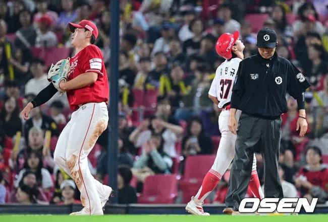 [사진]견제사 아쉬운 KIA 김민규