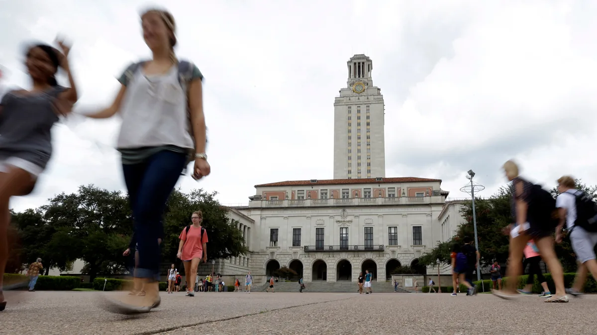 Quiénes pueden recibir hasta USD 1.700 en becas para estudiar oficios en Texas y cómo solicitarlas