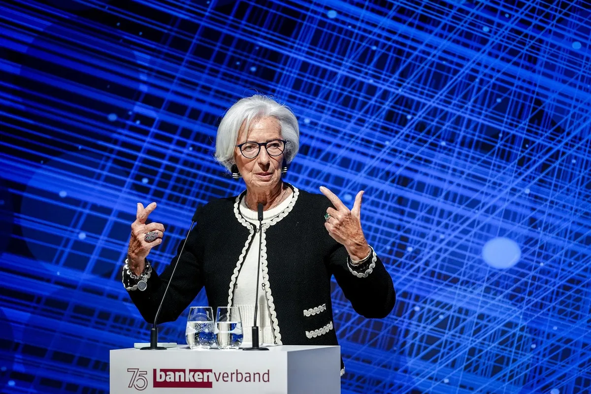 Lagarde insta a reducir ciertas partidas del gasto público para financiar inversiones en defensa o IA